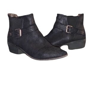 White Mountain black faux suede pull on buckle booties